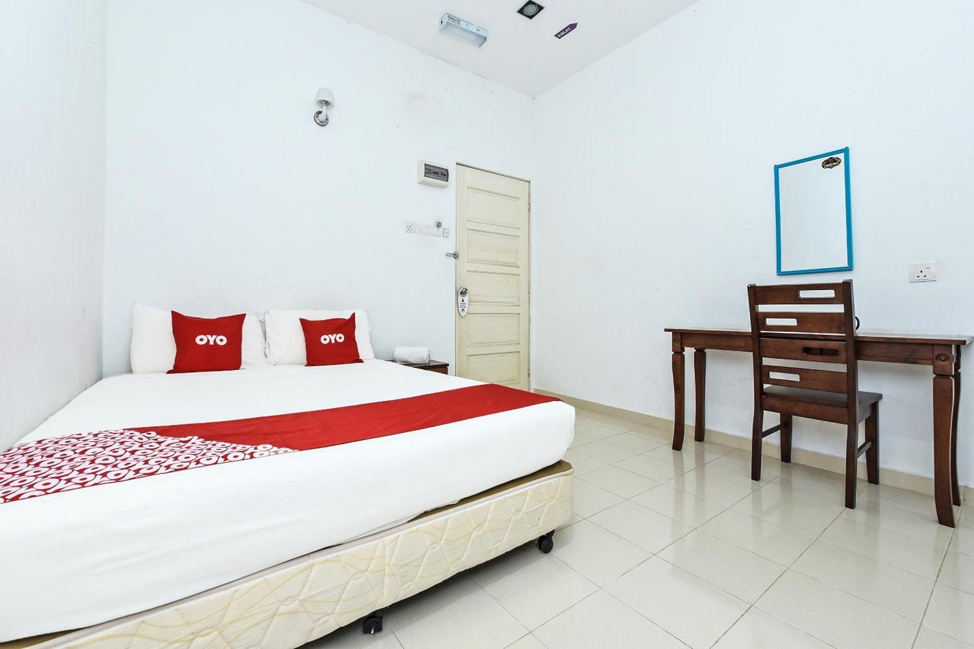 Oyo 275 Senyum Inn Пантай-Сенанг Экстерьер фото